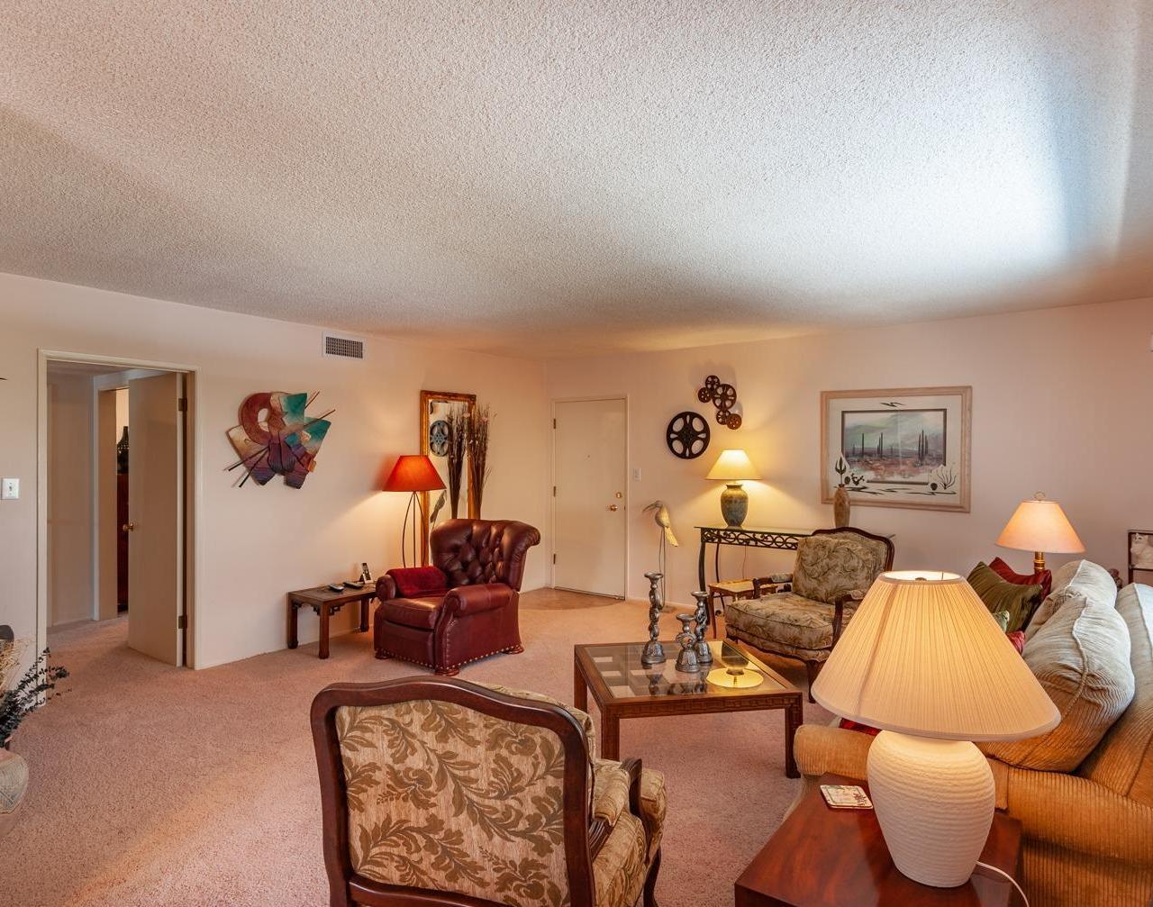 300 Bethany Road, Unit D Burbank, CA 91504 - Photo 6 of 19 Gallery Image 6