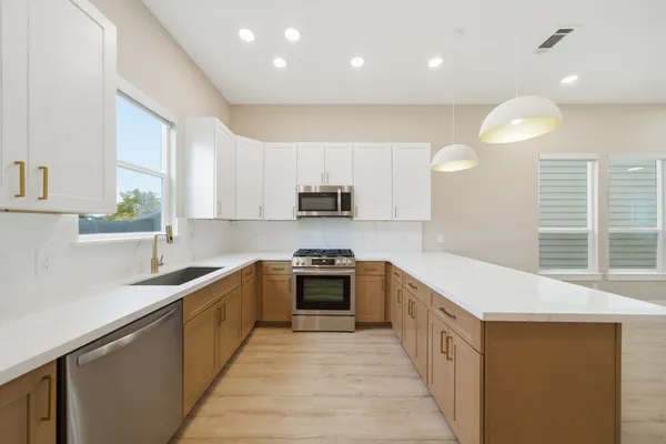 $2,550 | 4013 Griggs Road, Unit B, Houston, TX 77021