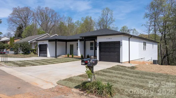 $469,000 | 1141 12th St Drive Southwest, Hickory, NC 28602