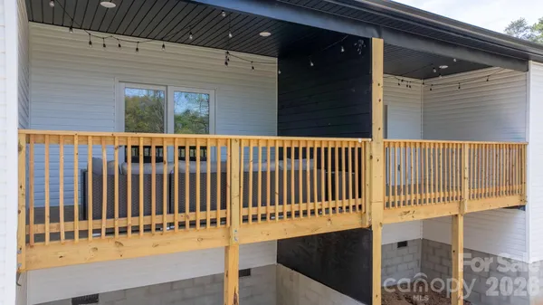 $469,000 | 1141 12th St Drive Southwest, Hickory, NC 28602