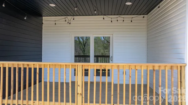 $469,000 | 1141 12th St Drive Southwest, Hickory, NC 28602