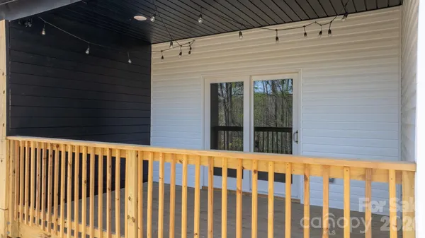 $469,000 | 1141 12th St Drive Southwest, Hickory, NC 28602