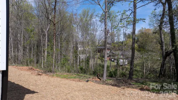$469,000 | 1141 12th St Drive Southwest, Hickory, NC 28602