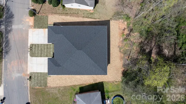 $469,000 | 1141 12th St Drive Southwest, Hickory, NC 28602
