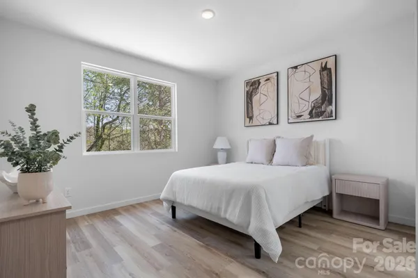 $469,000 | 1141 12th St Drive Southwest, Hickory, NC 28602