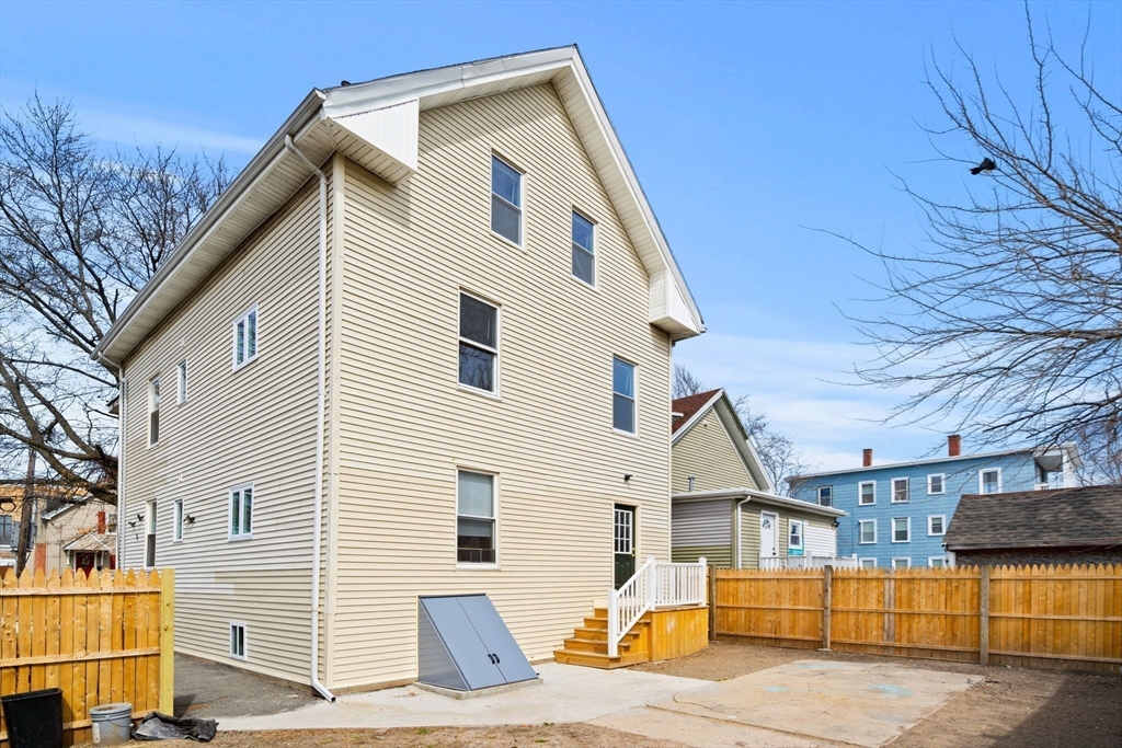 122 Jefferson Street Lynn, MA 01902 - Photo 33 of 41