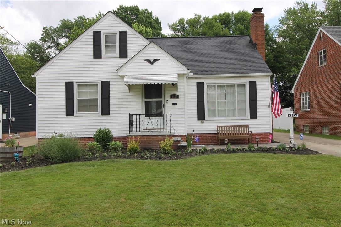 1307 Belrose Road Cleveland, OH 44124 - Photo 1 of 26 Gallery Image 1