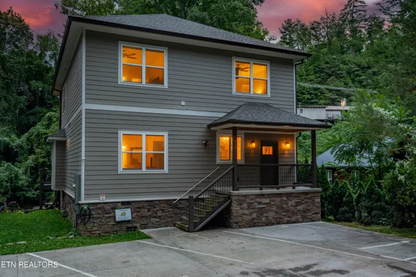 $1,199,000 | 510 Hemlock Street, Gatlinburg, TN 37738