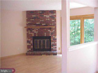 74 Mariners Cove Freehold, NJ 07728 - Photo 3 of 4