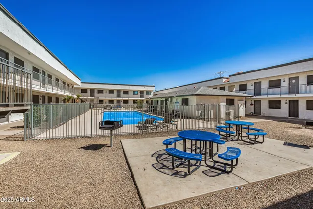 $1,295 | 18202 North Cave Creek Road, Unit 157, Phoenix, AZ 85032