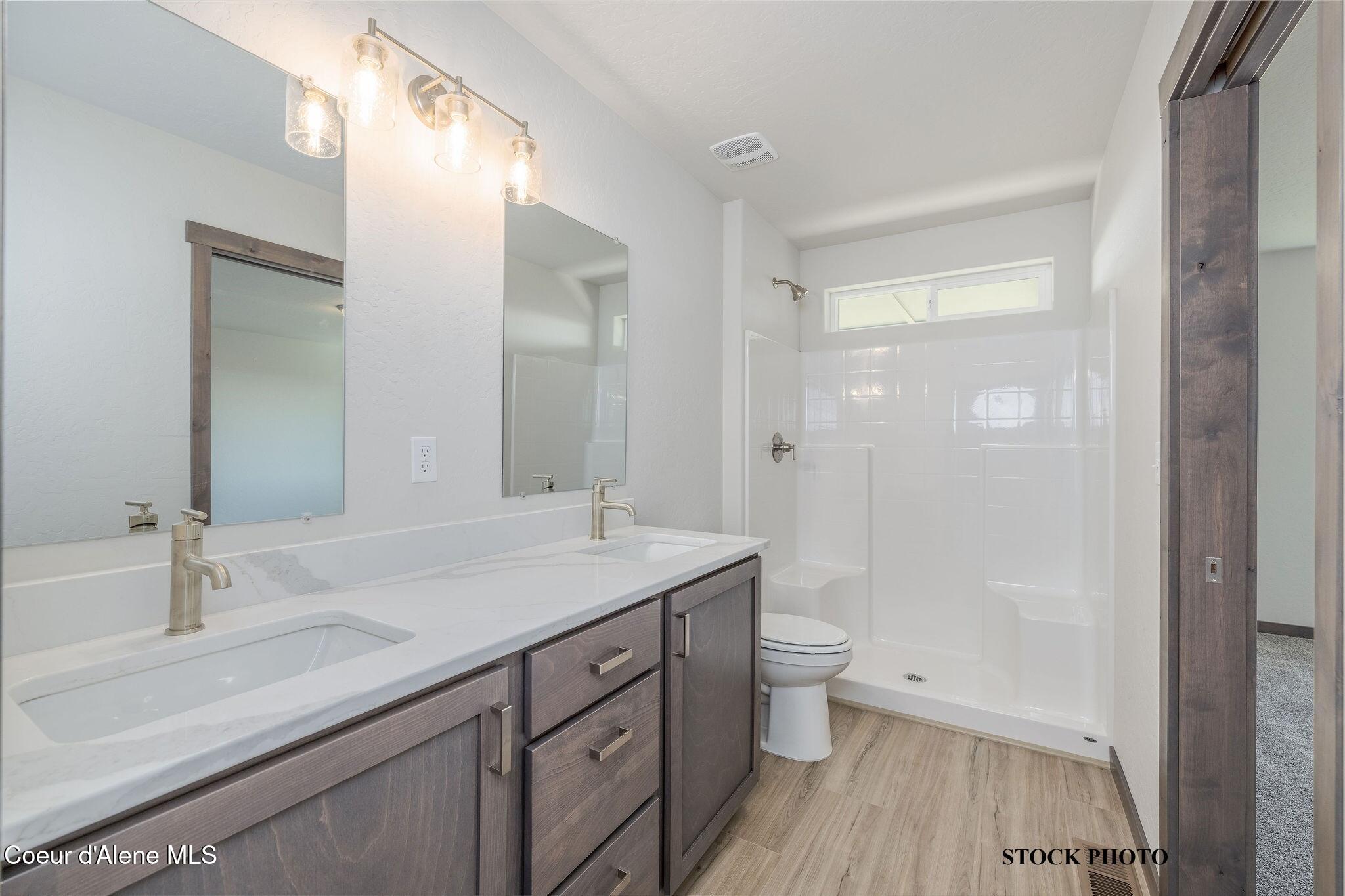 11989 North Lennon Lane Rathdrum, ID 83858 - Photo 13 of 21 14 Primary bath