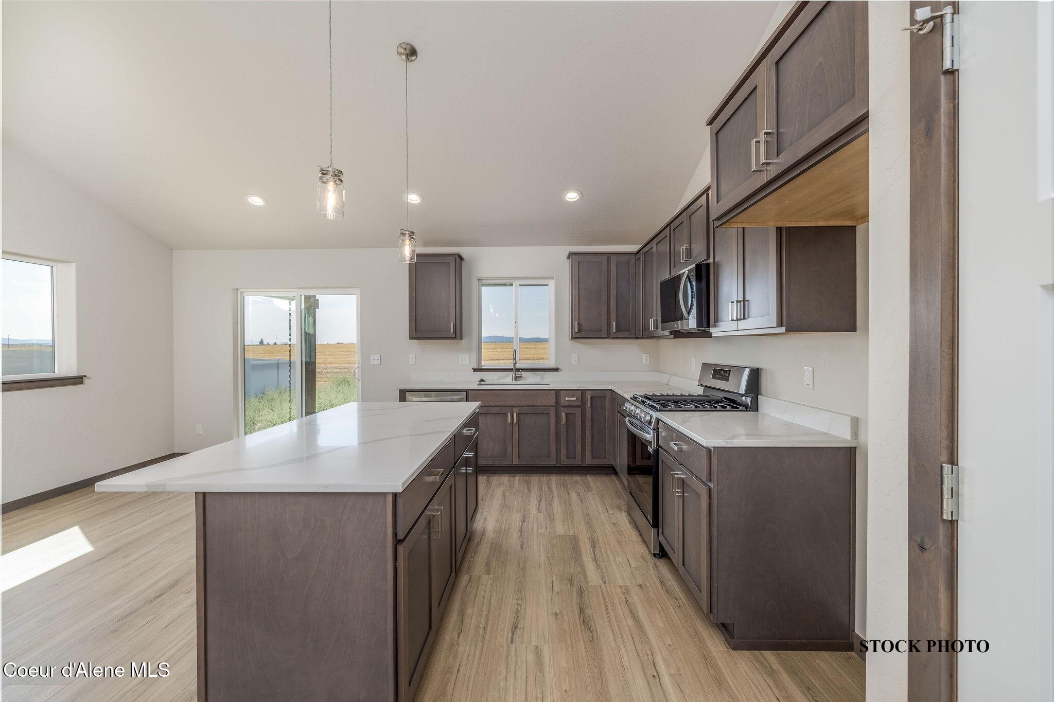 11989 North Lennon Lane Rathdrum, ID 83858 - Photo 4 of 21 4 Kitchen