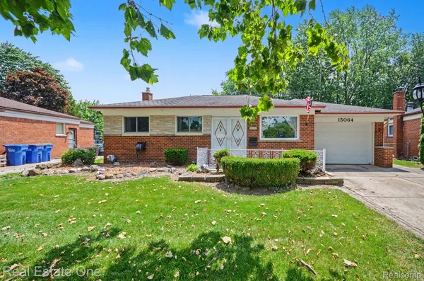 $287,200 | 15064 Masonic, Warren, MI 48088
