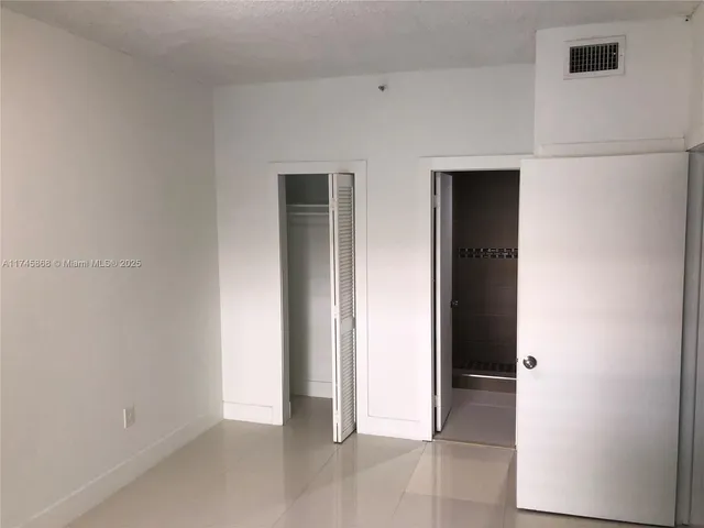 $1,750 | 27-xx Collins Avenue, Unit 209, Miami Beach, FL 33140