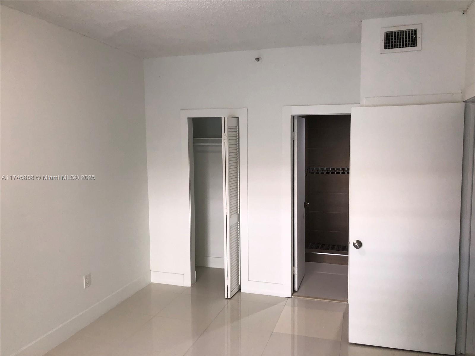 27-xx Collins Avenue, Unit 209 Miami Beach, FL 33140 - Photo 2 of 8