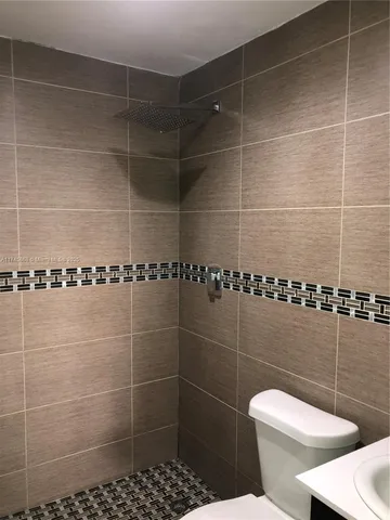 $1,750 | 27-xx Collins Avenue, Unit 209, Miami Beach, FL 33140