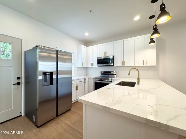 $2,695 | 165 Sugarloaf Street, Unit 8, Sedona, AZ 86351