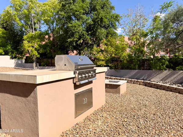 $2,695 | 165 Sugarloaf Street, Unit 8, Sedona, AZ 86351