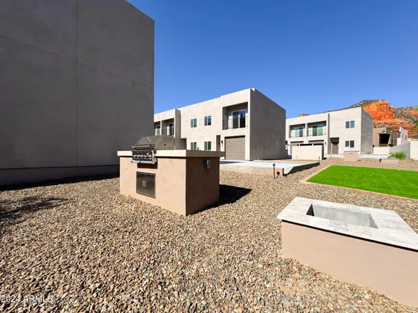 $2,695 | 165 Sugarloaf Street, Unit 8, Sedona, AZ 86351