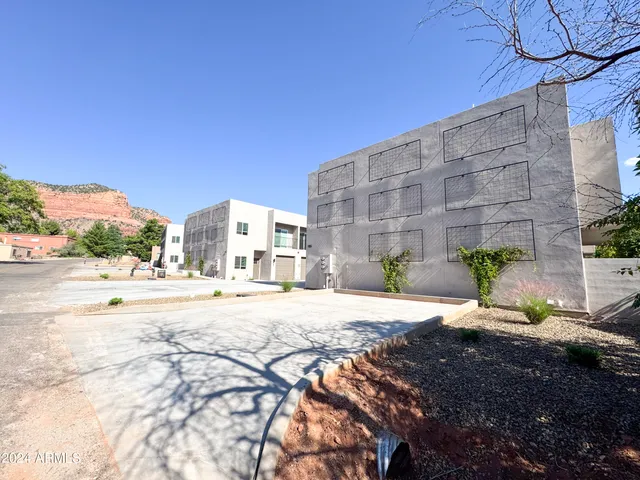 $2,695 | 165 Sugarloaf Street, Unit 8, Sedona, AZ 86351