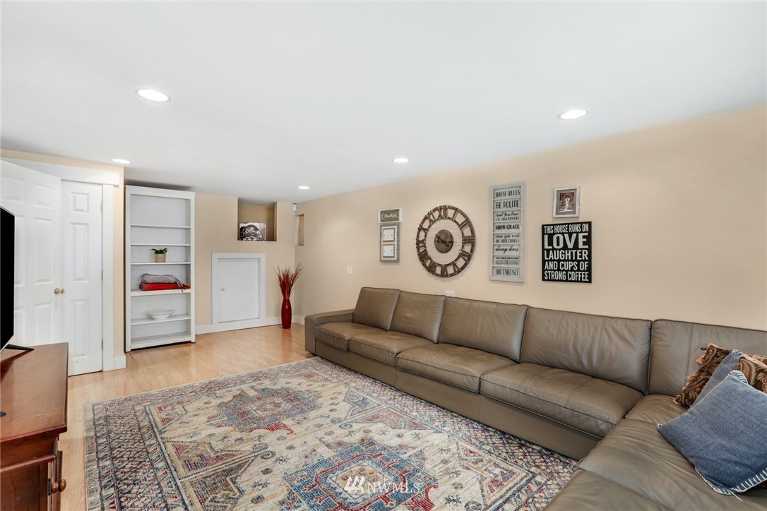 7900 187th Place Southwest Edmonds, WA 98026 - Photo 15 of 24 Gallery Image 15