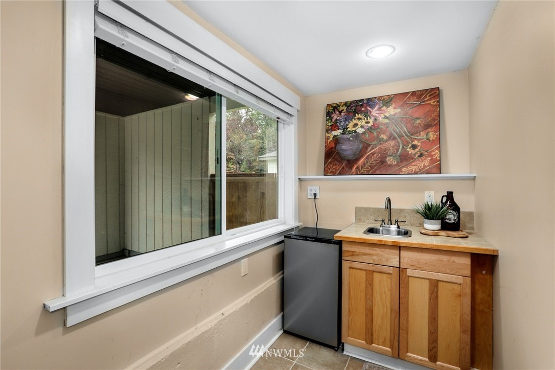 7900 187th Place Southwest Edmonds, WA 98026 - Photo 16 of 24 Gallery Image 16