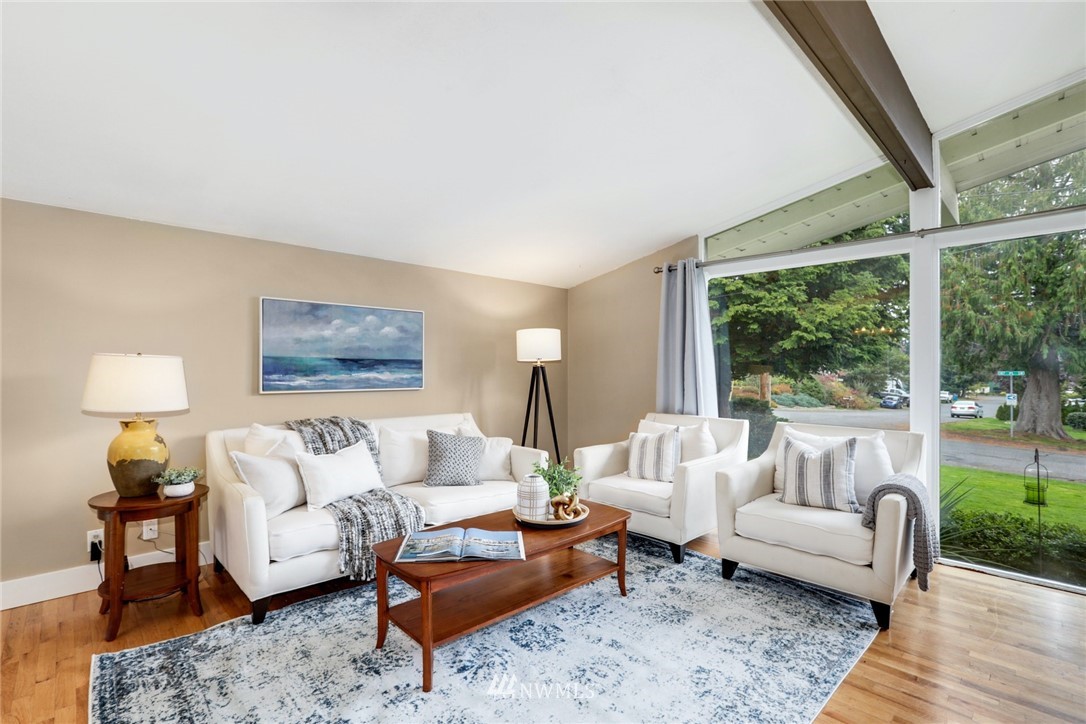 7900 187th Place Southwest Edmonds, WA 98026 - Photo 3 of 24 Gallery Image 3