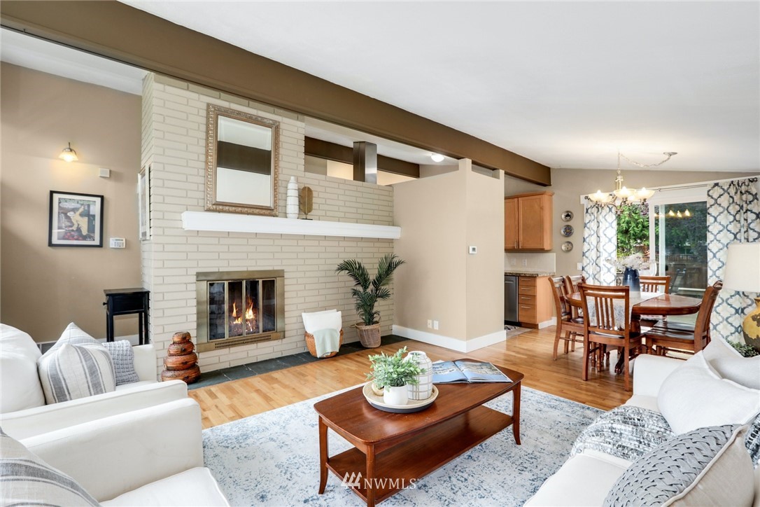 7900 187th Place Southwest Edmonds, WA 98026 - Photo 4 of 24 Gallery Image 4