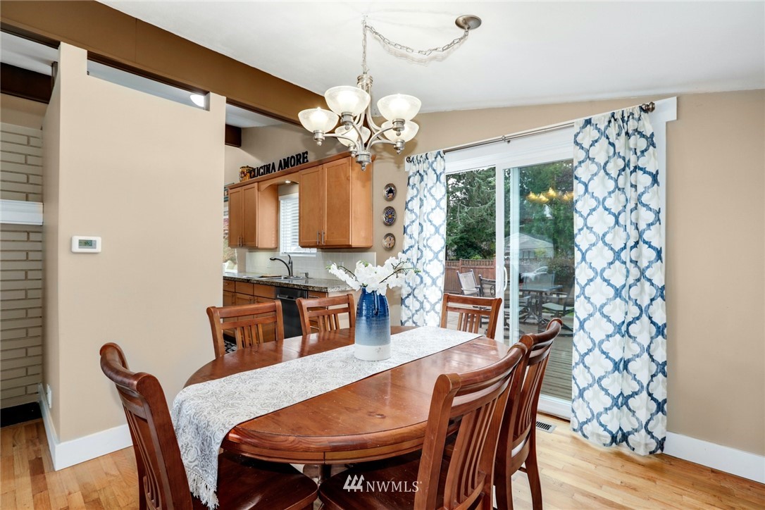 7900 187th Place Southwest Edmonds, WA 98026 - Photo 6 of 24 Gallery Image 6