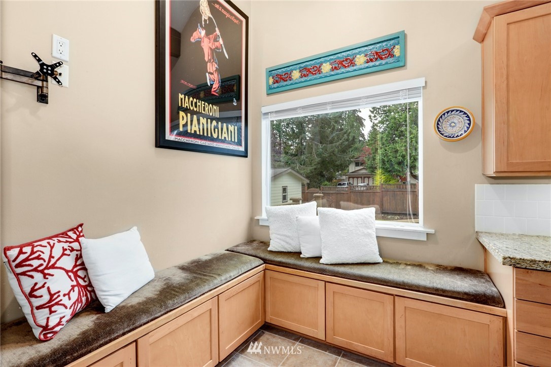 7900 187th Place Southwest Edmonds, WA 98026 - Photo 9 of 24 Gallery Image 9