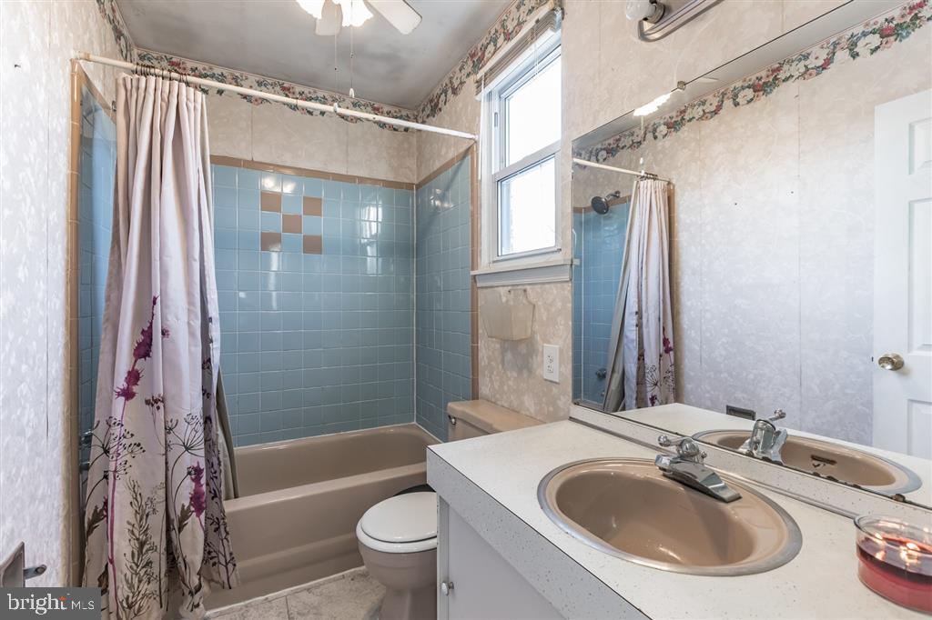 662 Parmentier Road Warminster, PA 18974 - Photo 13 of 25 Gallery Image 13