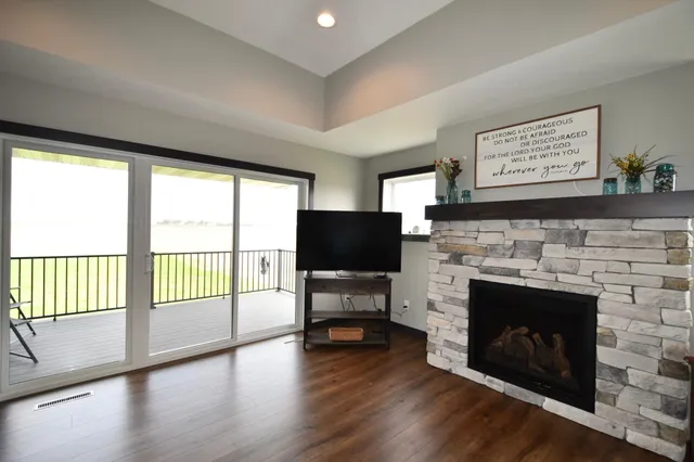 $764,900 | 1800 20th Avenue Circle Northeast, Kasson, MN 55944