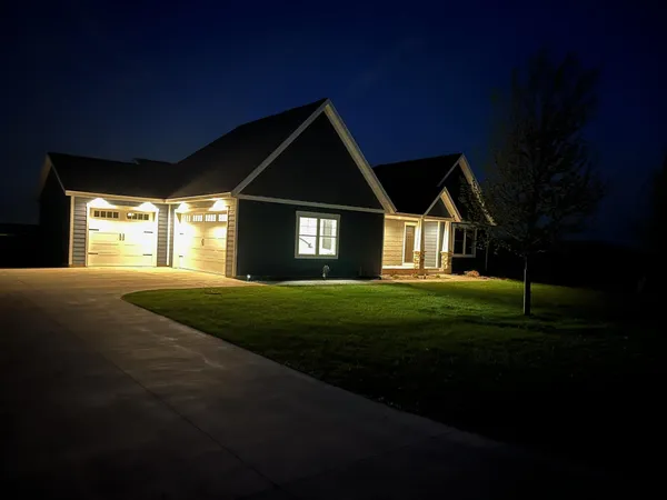 $764,900 | 1800 20th Avenue Circle Northeast, Kasson, MN 55944