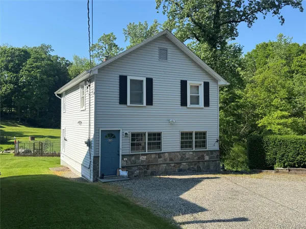 $4,650 | 62 Whippoorwill Road East, Unit A, Armonk, NY 10504