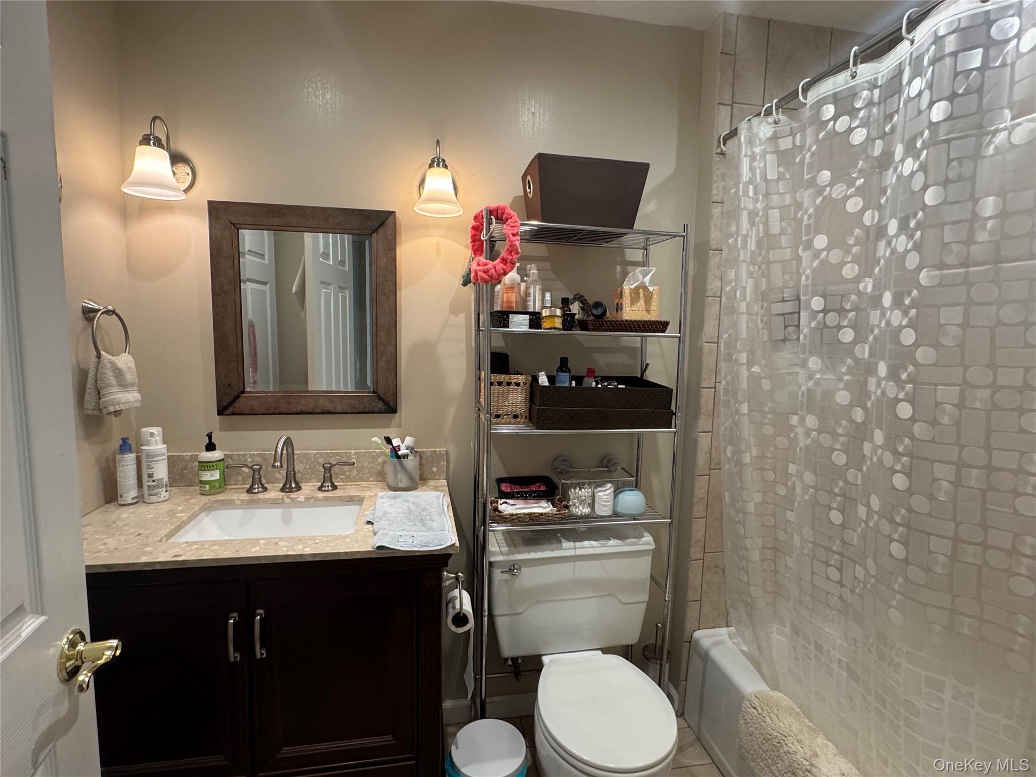 62 Whippoorwill Road East, Unit A Armonk, NY 10504 - Photo 12 of 15 Full Bathroom on the upper level