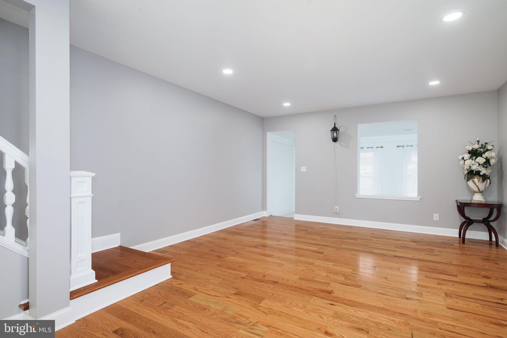 357 Harrison Avenue Upper Darby, PA 19082 - Photo 5 of 30 Living Room