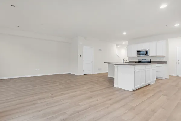 $3,100 | 5913 Hawkweed Drive, Naperville, IL 60564