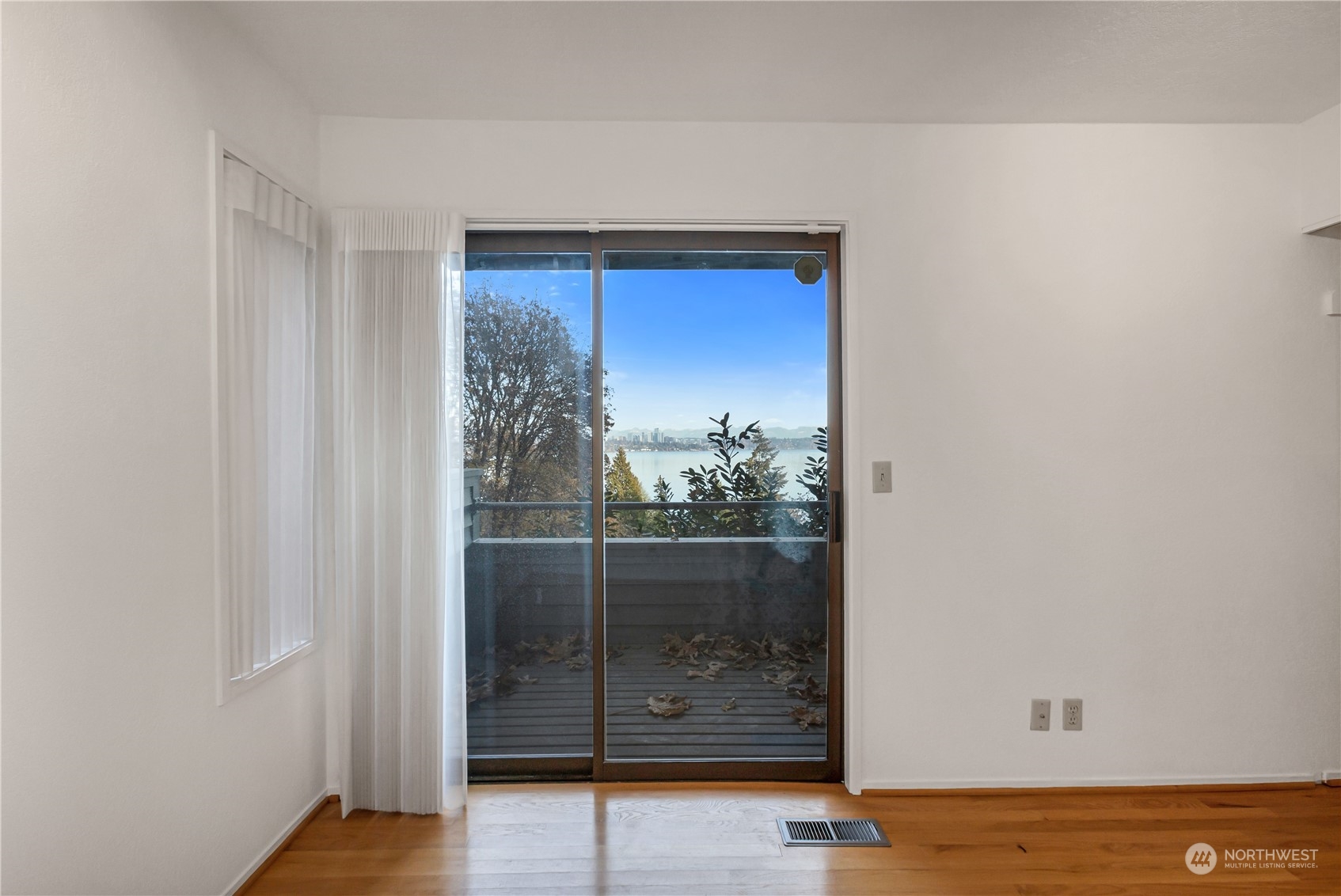 436 36th Avenue Seattle, WA 98122 - Photo 33 of 39 a view of a glass door with a glass door