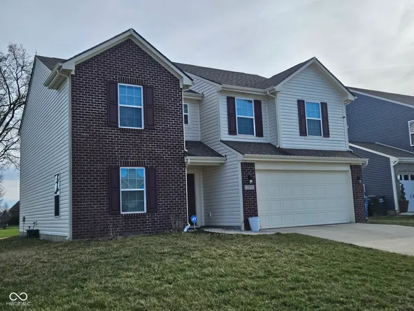 $275,500 | 12075 Country Side Drive, Greenfield, IN 46140
