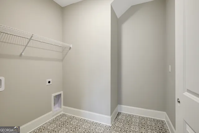 a view of walk in closet