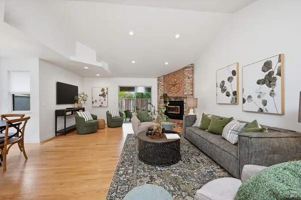 $950,000 | 6183 Marsi Court, Windsor, CA 95492