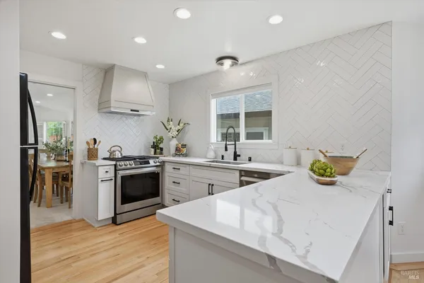 $950,000 | 6183 Marsi Court, Windsor, CA 95492