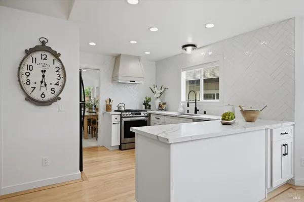 $950,000 | 6183 Marsi Court, Windsor, CA 95492