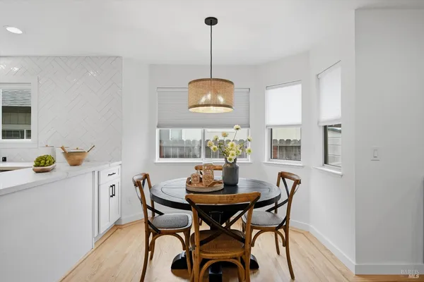 $950,000 | 6183 Marsi Court, Windsor, CA 95492