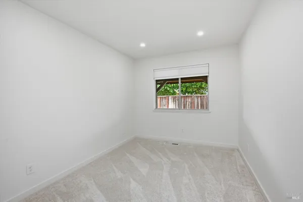 $950,000 | 6183 Marsi Court, Windsor, CA 95492