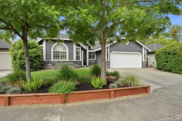 $950,000 | 6183 Marsi Court, Windsor, CA 95492