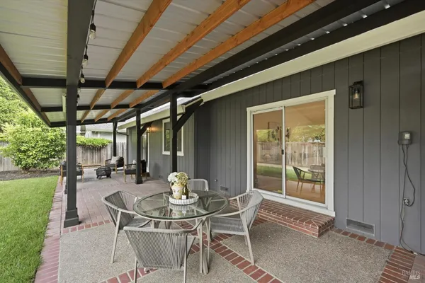 $950,000 | 6183 Marsi Court, Windsor, CA 95492