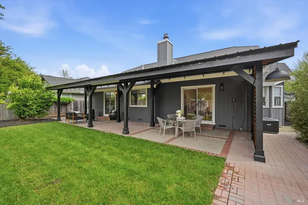 $950,000 | 6183 Marsi Court, Windsor, CA 95492
