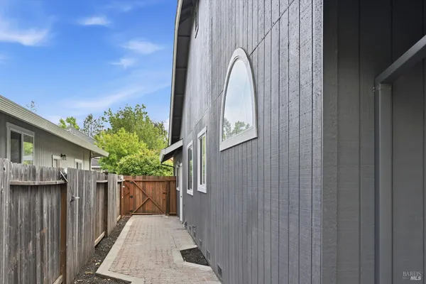 $950,000 | 6183 Marsi Court, Windsor, CA 95492