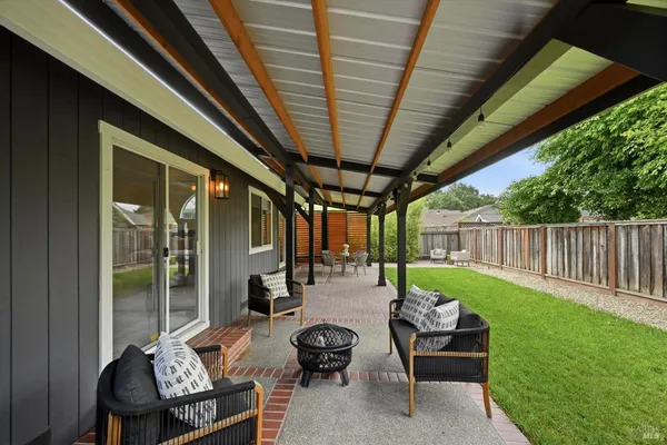 $950,000 | 6183 Marsi Court, Windsor, CA 95492